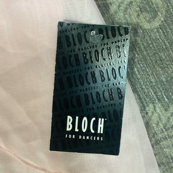 Bloch - Bike short with twin layer mock skirt Light Pink #CR7604 - Picture 7 of 9